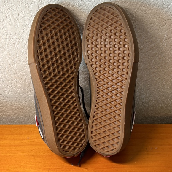 Vans Old Skool Ultracrush Pro, Gray, White, and gum sole, mens US 10.5 - Picture 6 of 7